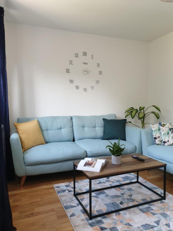 Cheerful 1 Private Room-Ensuite With Free Parking Silverdale (Staffordshire) Exterior foto