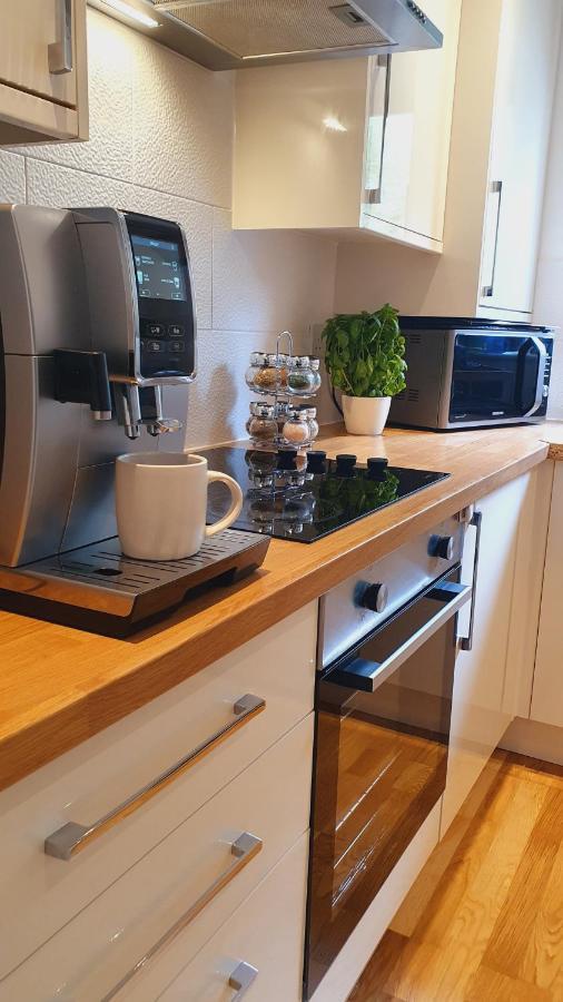 Cheerful 1 Private Room-Ensuite With Free Parking Silverdale (Staffordshire) Exterior foto