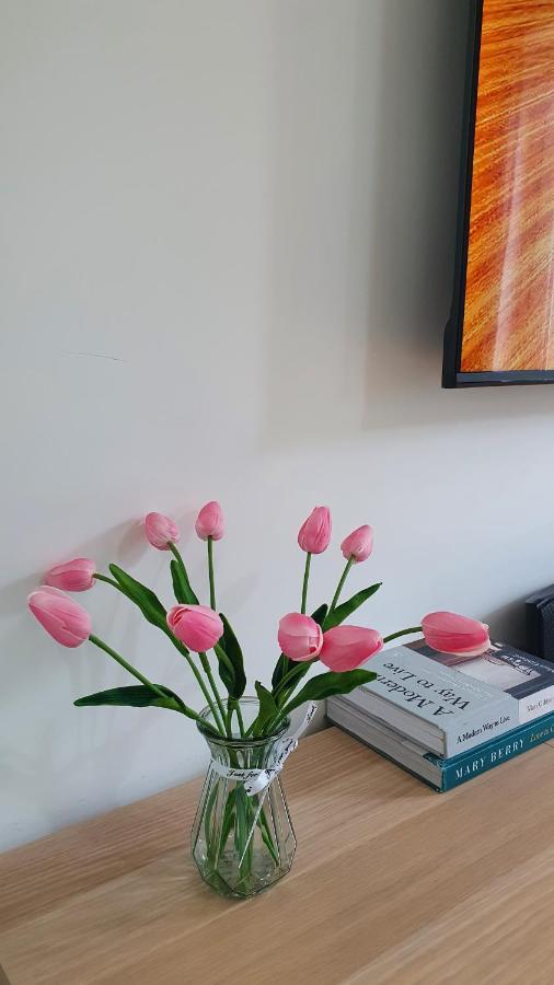 Cheerful 1 Private Room-Ensuite With Free Parking Silverdale (Staffordshire) Exterior foto